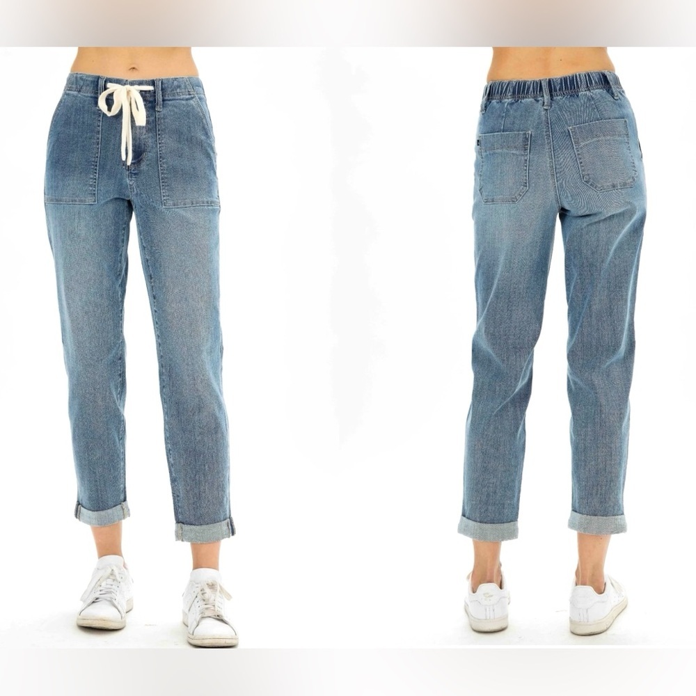 Judy Blue Light Blue Denim Boyfriend Jeans
